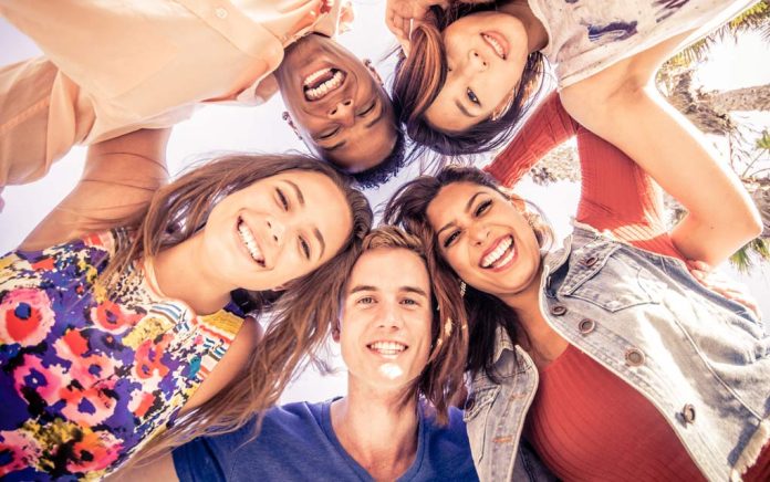 How Helping Gives You a Happier Vibe How Helping Gives You a Happier Vibe